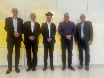 Towards entry "Holger Götz successfully defended his PhD thesis with the title “Jamming und Konvektion in Granulaten”"